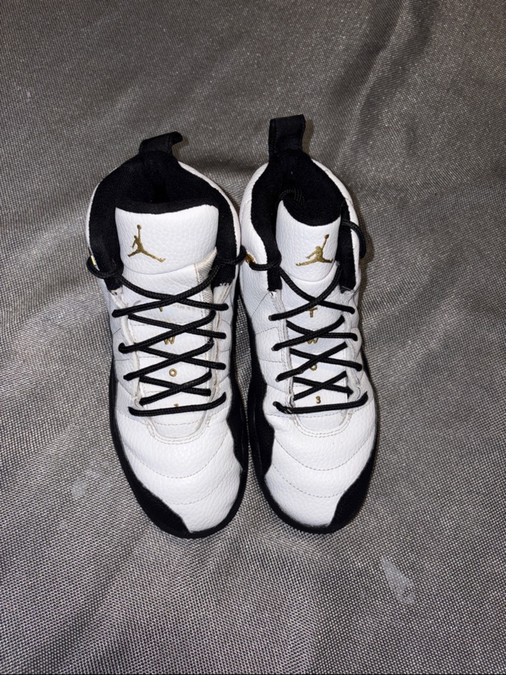 Jordan 12 Retro Royalty Taxis size 3y